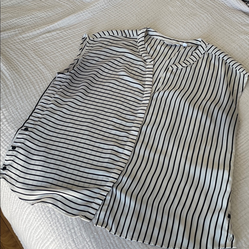 3/20$ Reitmans Black and White Striped Blouse